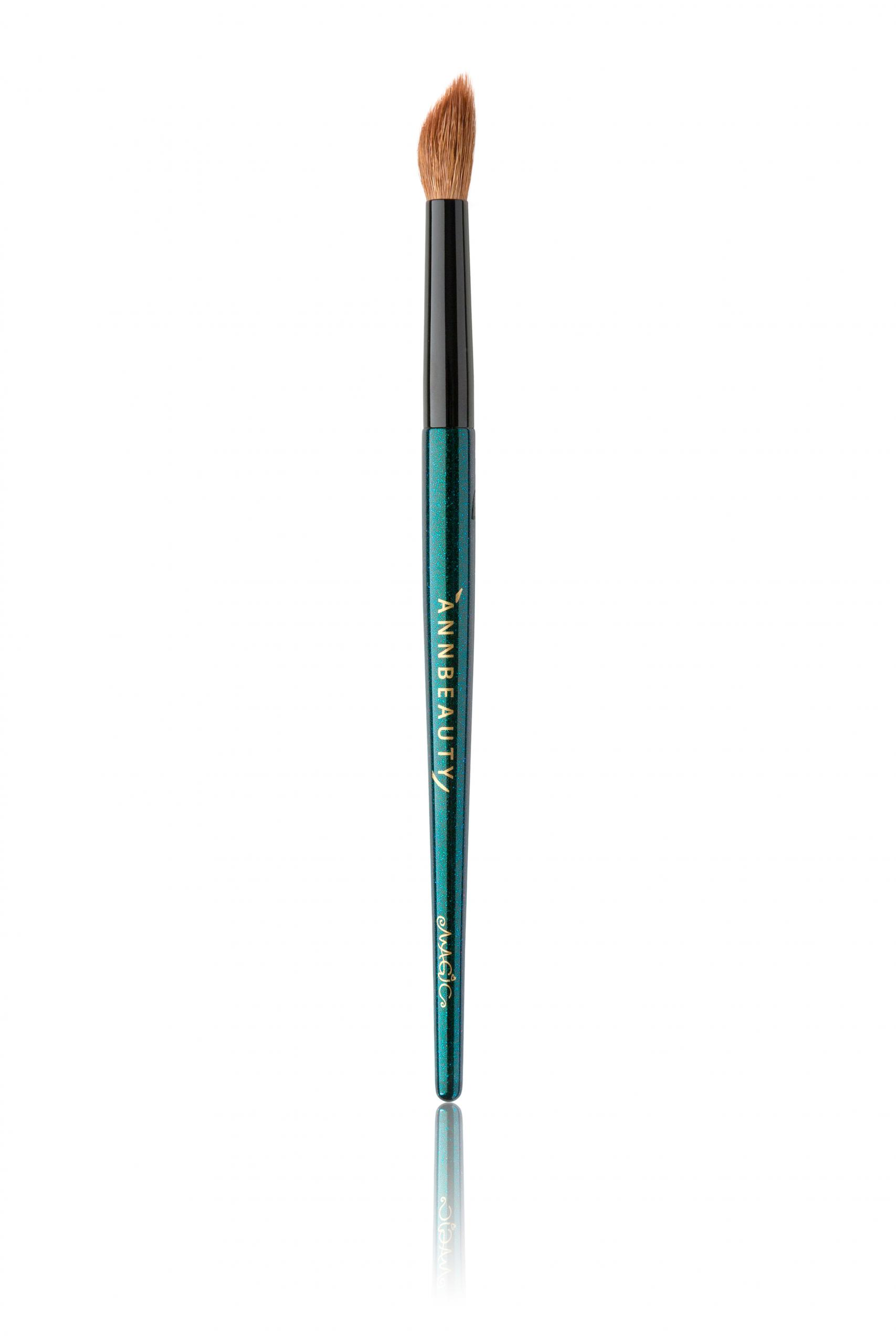 Кисть для теней Annbeauty MAGIC M9